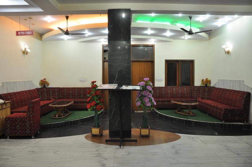 Oyo Hotel Silver Shine Near Gurudwara Shri Bangla Sahib Nové Dillí Exteriér fotografie